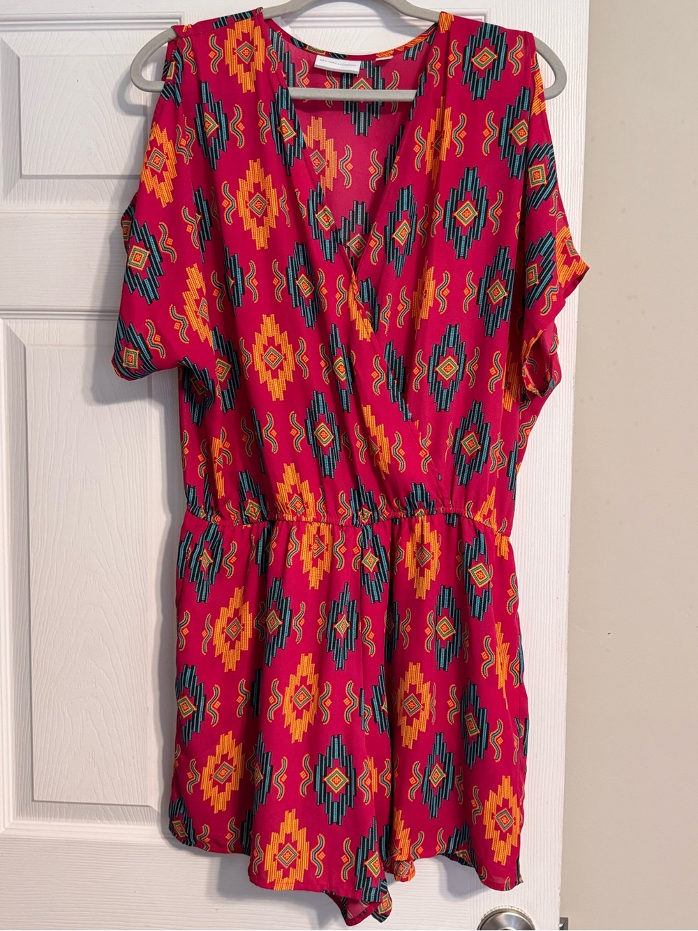New York & Company Magenta Southwestern Print Cold Shoulder Sleeve Romper Large